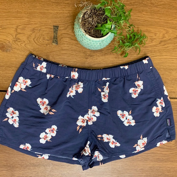 Patagonia Pants - Patagonia Women’s Barely Baggies Floral Short